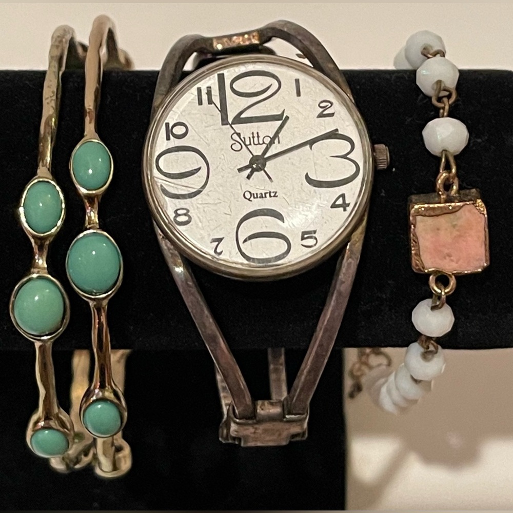 VINTAGE Women’s Sutton Silver Tone Clamp Cuff Wrist Watch